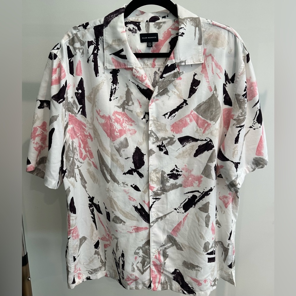 Dak Prescott Owned Club Monaco Short Sleeve Collared Tee.
Abstract- Men’s L - Picture 3 of 4